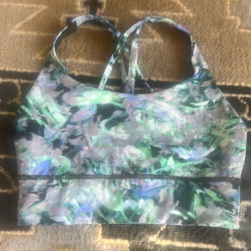 Lululemon sports bra